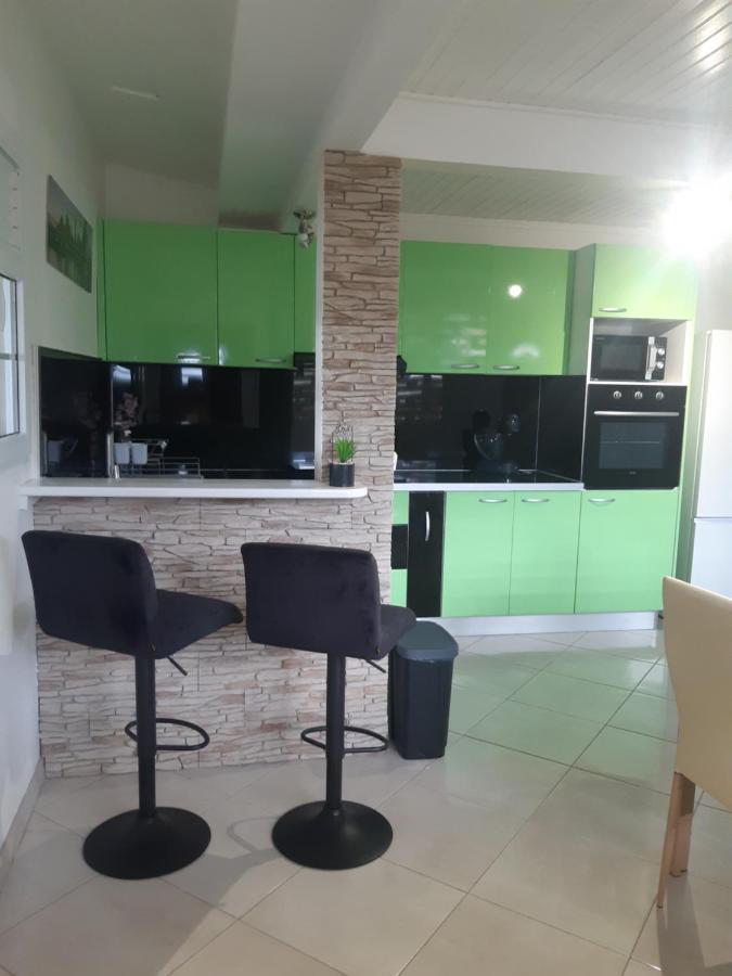 Bella Appartement Gros-Morne Buitenkant foto